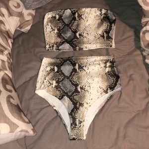 Iheartraves snakeskin set
